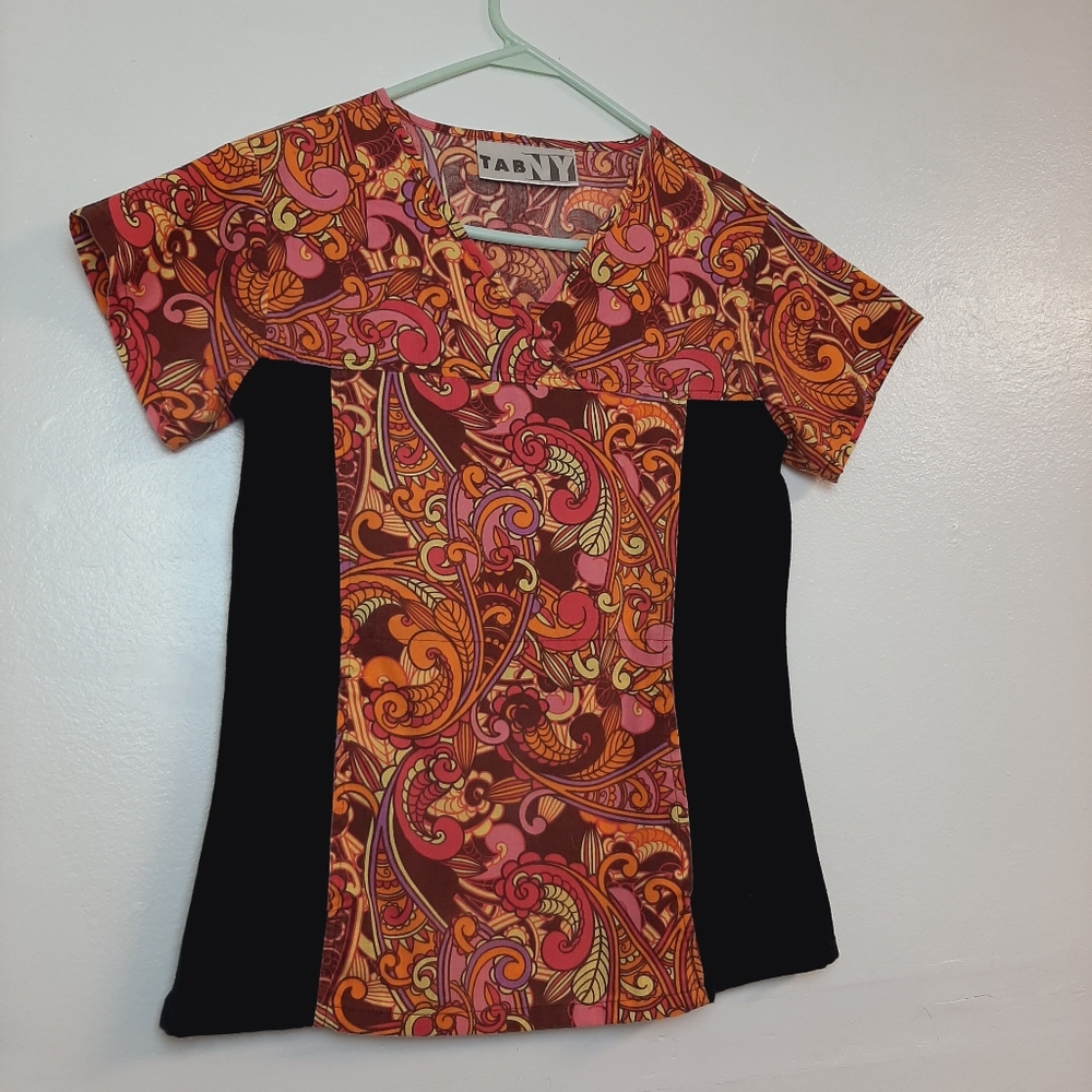Tab ny size small scrub top.
